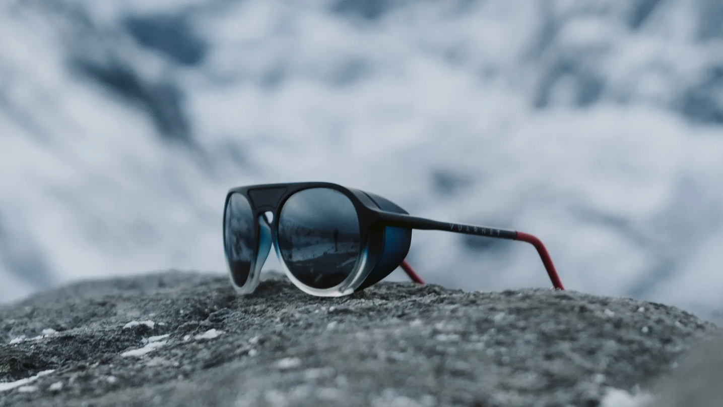 lunettes de ski et glacier vuarnet sur lyon